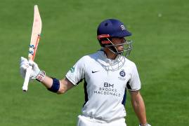 SIMPSON CAREER-BEST PUTS MIDDLESEX ON FRONT FOOT | LANCASHIRE v MIDDLESEX | DAY TWO ACTION