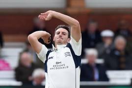 Roland-Jones signs contract extension with Middlesex until 2019