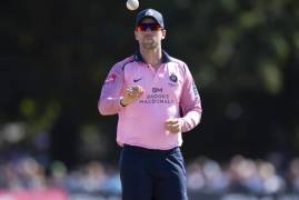 IMAGES OF MIDDLESEX BOWLING VS GLOUCESTERSHIRE IN VITALITY BLAST