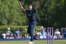 IMAGES OF MIDDLESEX BOWLING VS KENT