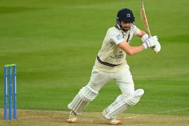 STEPHEN ESKINAZI SIGNS CONTRACT EXTENSION WITH MIDDLESEX