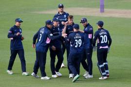 SURREY VS MIDDLESEX - MATCH ACTION