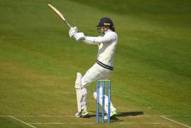 PETER HANDSCOMB LEAVES MIDDLESEX 