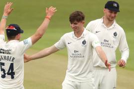 DAY TWO MATCH ACTION | LEICESTERSHIRE V MIDDLESEX 