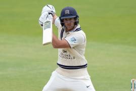 WORCESTERSHIRE v MIDDLESEX | DAY ONE MATCH ACTION