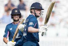 MATCH ACTION | MIDDLESEX V SUSSEX | MEN'S METRO BANK ONE-DAY CUP