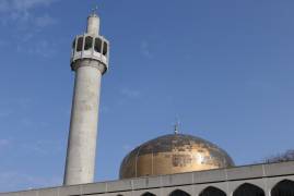 MIDDLESEX CRICKETERS AND STAFF VISIT CENTRAL LONDON MOSQUE