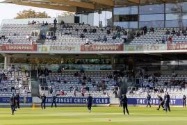 MITC SHOWCASE WALKING CRICKET ON LORD'S OUTFIELD