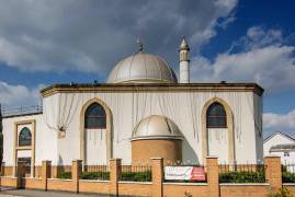 COMMUNITY IFTAR AT HOUNSLOW JAMIA MASJID