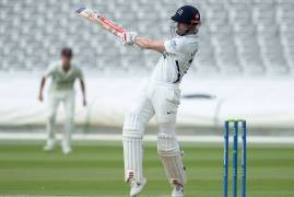 JOHN SIMPSON LEAVES MIDDLESEX TO JOIN SUSSEX ON LONG-TERM DEAL