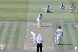 MIDDLESEX V WARWICKSHIRE - DAY ONE MATCH ACTION 