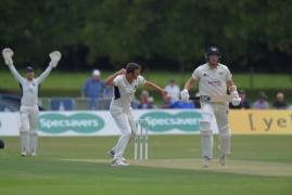 ROLAND-JONES RUNS RAMPANT WITH 7-52 | MIDDLESEX v GLOUCESTERSHIRE | DAY TWO ACTION