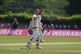 ROBSON CENTURY PUTS MIDDLESEX IN CONTROL | GLAMORGAN v MIDDLESEX | DAY THREE ACTION