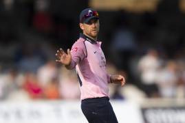 IMAGES OF MIDDLESEX BOWLING VS SURREY IN THE VITALITY BLAST