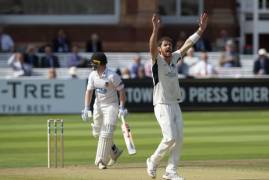 JAMES HARRIS TALKS US THROUGH DAY TWO VS SUSSEX AT LORD'S