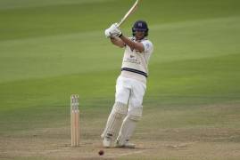 DAWID MALAN ASSESSES FIRST DAY AGAINST DURHAM