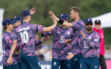 MATCH ACTION | MIDDLESEX V GLAMORGAN