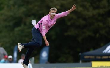 MATCH ACTION | MIDDLESEX V HAMPSHIRE HAWKS