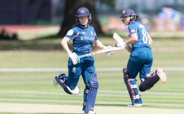 MATCH ACTION | MIDDLESEX WOMEN V DERBYSHIRE FALCONS 